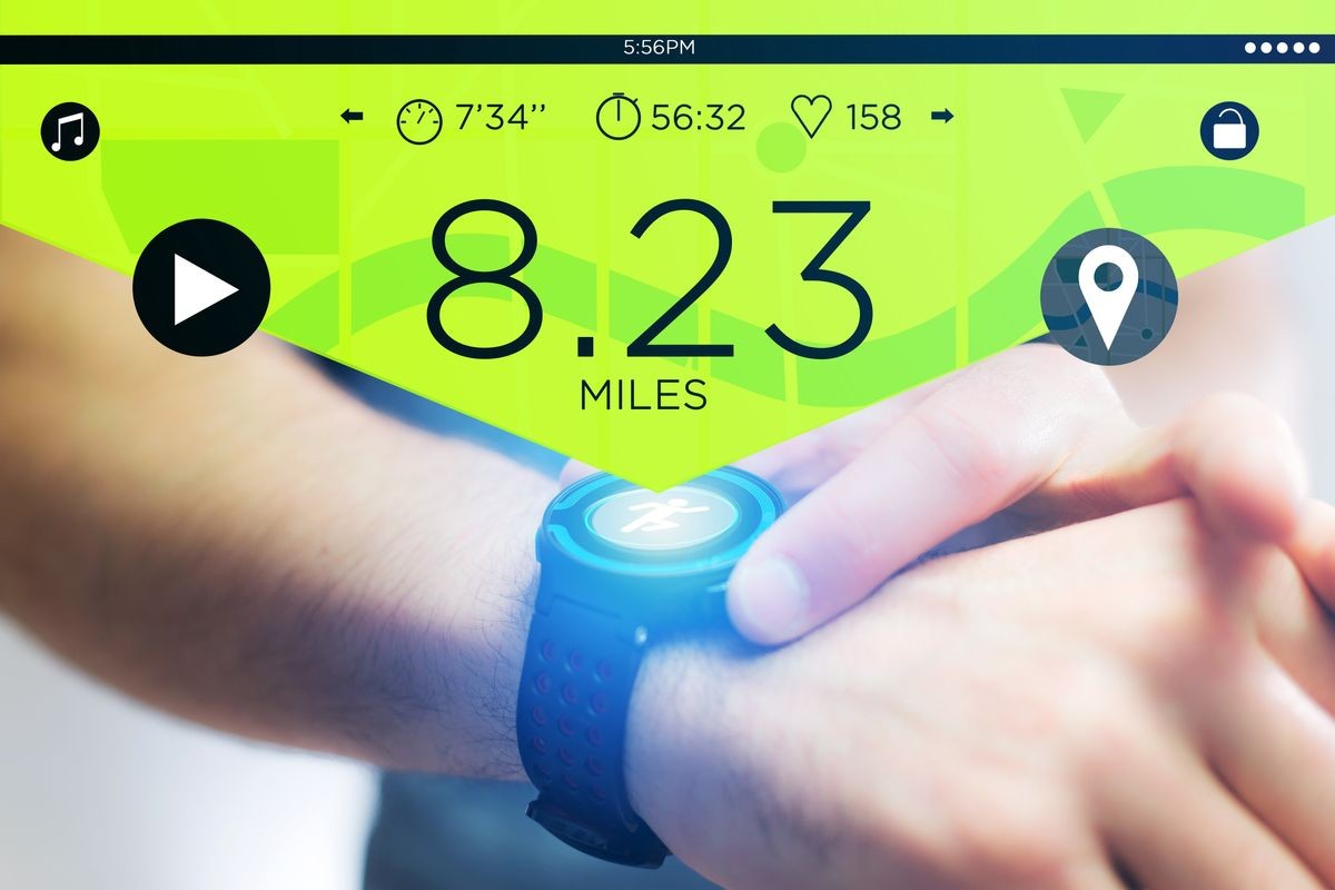 View of a Running interface on a sport smartwatch with data informations
